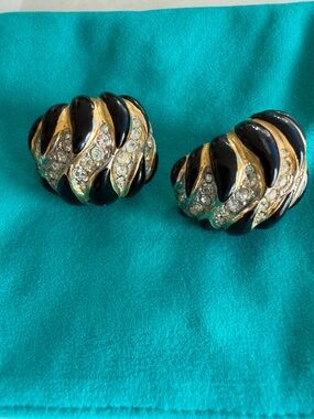 VINTAGE Gold-Tone and Black  Clip-On Earrings with clear stones